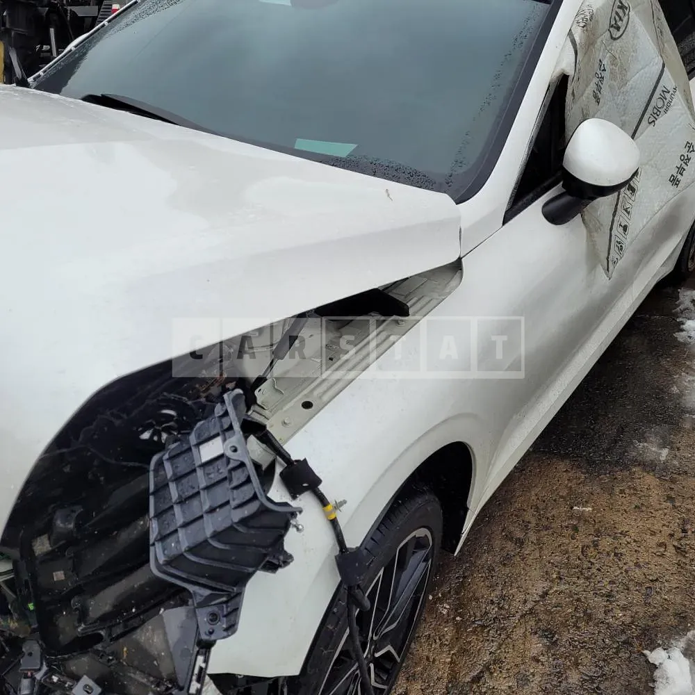 Photo 2 of 18: 2021 Kia K5, VIN KNAG6412BMA116353 — Korean insurance auction