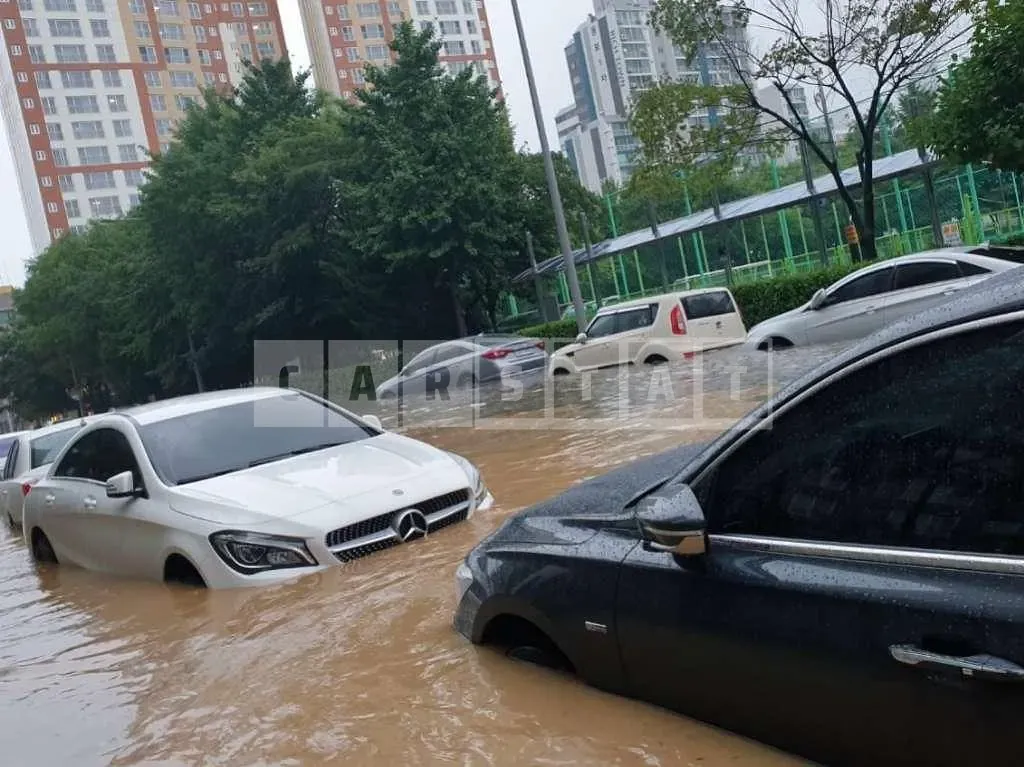 Photo 2 of 18: 2018 Mercedes-Benz CLA220 — Korean insurance auction