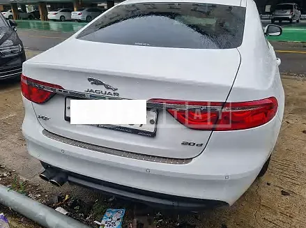 Photo 2 of 14: 2018 Jaguar XF 20d, VIN SAJBB4BN1JCY61711 — Korean insurance auction