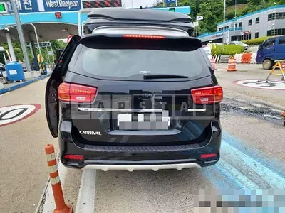 Photo 1 of 18: 2019 Kia Carnivals — Korean insurance auction