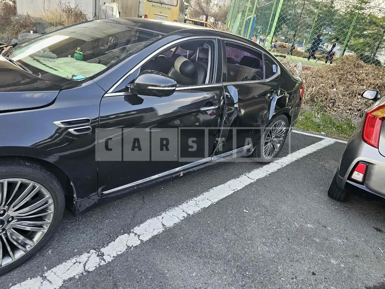 Photo 2 of 7: 2015 Kia K7, VIN KNALM416BGA218292 — Korean insurance auction