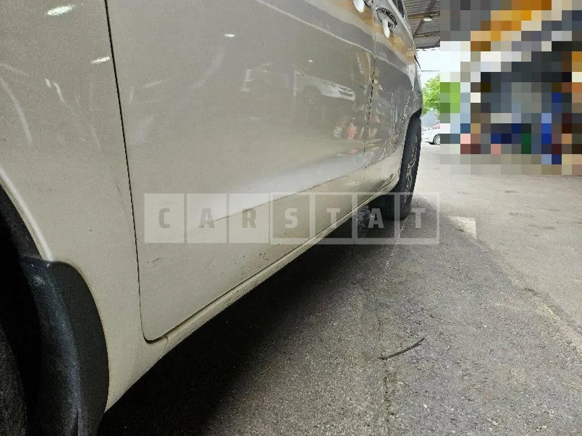 Photo 2 of 50: 2019 Kia Carnivals — Korean insurance auction