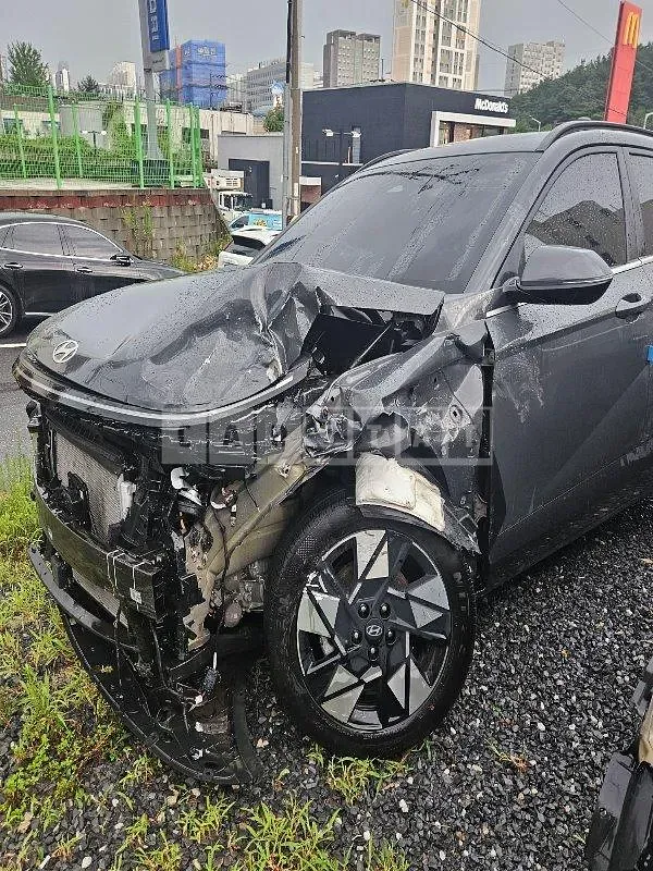 Photo 2 of 43: 2023 Hyundai Kona Hybrid, VIN KMHHE811GPU010311 — Korean insurance auction