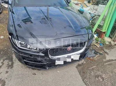 Photo 1 of 10: 2015 Jaguar XE 2.0d — Korean insurance auction