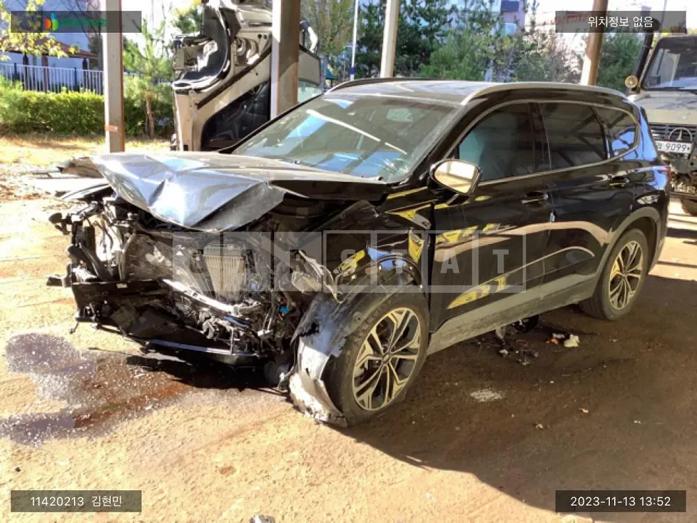 Photo 2 of 11: 2018 Hyundai Santa Fe, VIN KMHS281BBKU049204 — Korean insurance auction