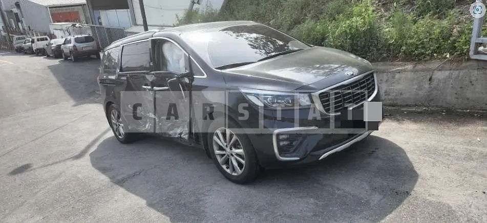 Photo 2 of 5: 2019 Kia Carnivals — Korean insurance auction