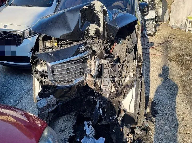 Photo 2 of 10: 2015 Kia Carnival High Limousine — Korean insurance auction
