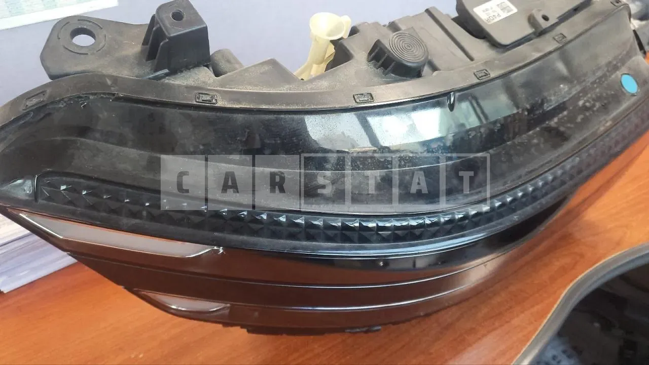 Photo 2 of 10: 2018 Genesis Light G90 Headlamp, VIN KMTFA41DDNU015723 — Korean insurance auction