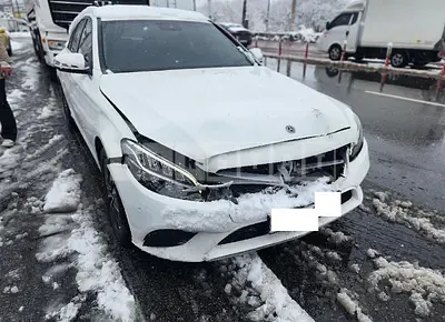 Photo 1 of 10: 2019 Mercedes-Benz C 200 — Korean insurance auction