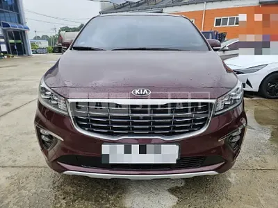 Photo 1 of 11: 2018 Kia Carnivals — Korean insurance auction