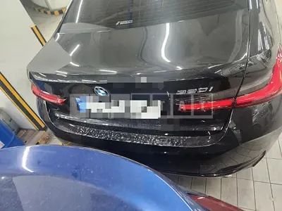 Photo 1 of 10: 2022 BMW 320i — Korean insurance auction