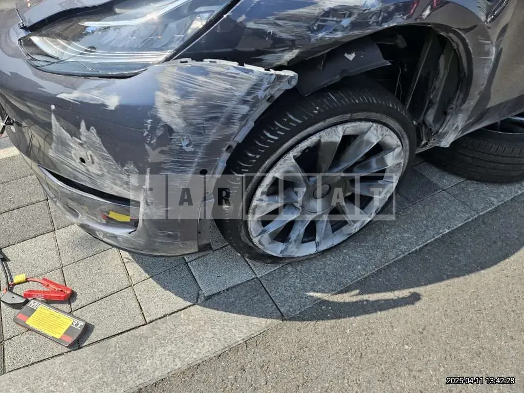 Photo 2 of 20: 2022 Tesla Model Y Long Range — Korean insurance auction