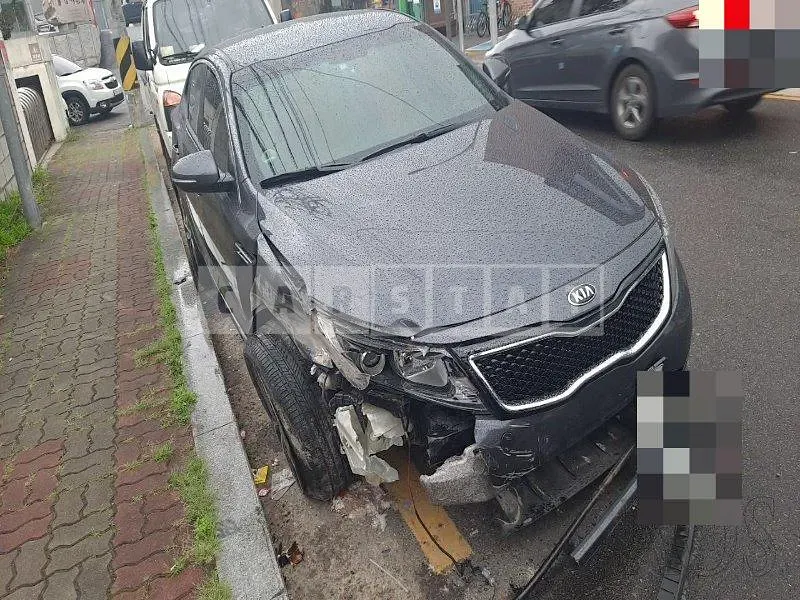 Photo 2 of 9: 2014 Kia K5 2.0 — Korean insurance auction