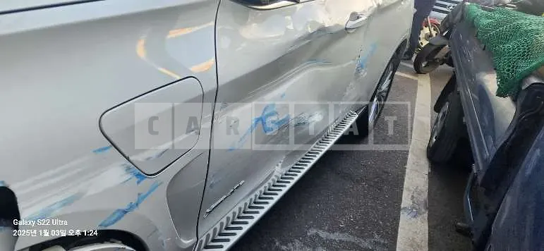 Photo 2 of 9: 2020 BMW X5 — Korean insurance auction