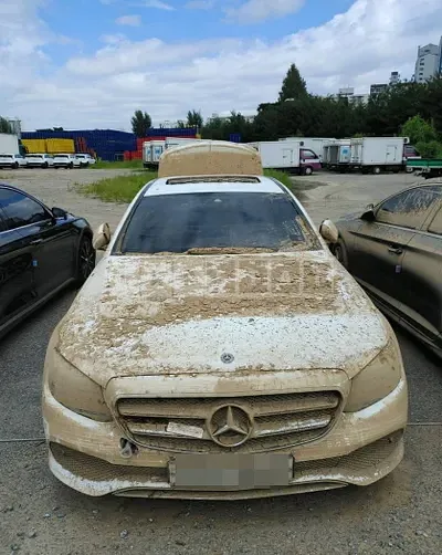 Photo 1 of 7: 2019 Mercedes-Benz Sandsbenz E300 — Korean insurance auction