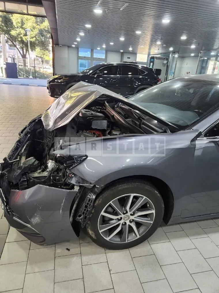 Photo 2 of 5: 2016 Lexus ES300h, VIN JTHBW1GG5H2137207 — Korean insurance auction