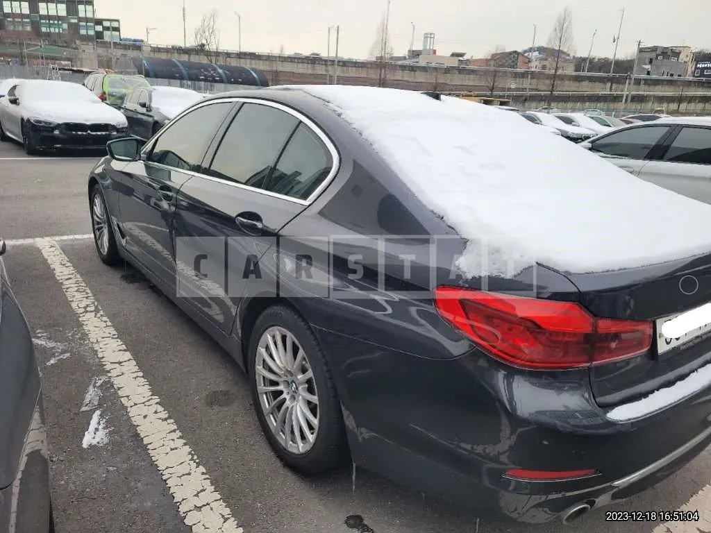 Photo 2 of 32: 2019 BMW 520i Luxury, VIN WBAJK7108KGL28831 — Korean insurance auction