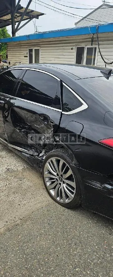 Photo 2 of 10: 2018 Genesis G80 3.3 — Korean insurance auction