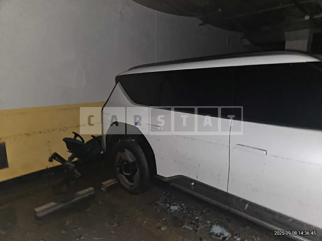 Photo 2 of 14: 2024 Kia EV9 4WD — Korean insurance auction