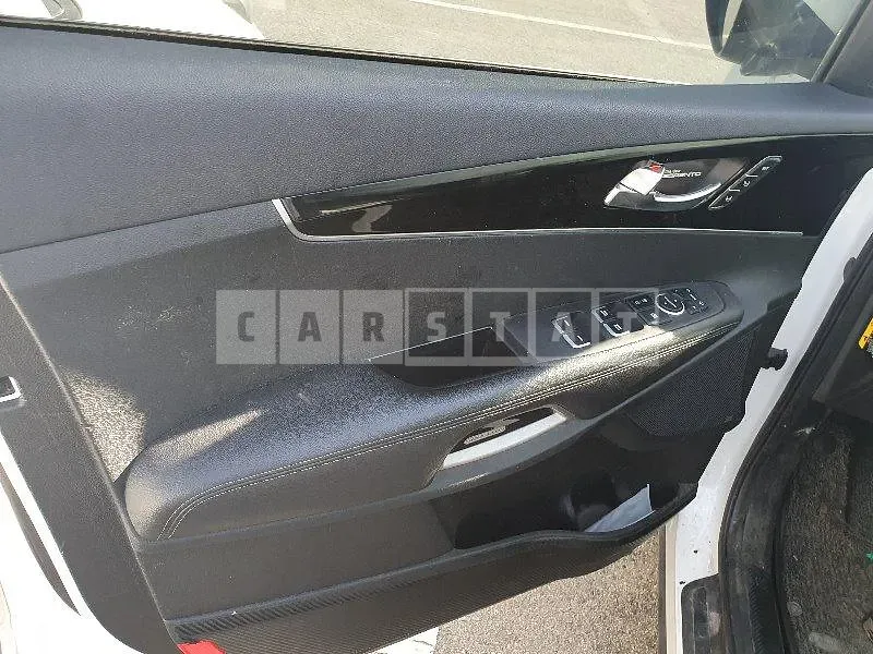 Photo 2 of 38: 2020 Kia Sorento — Korean insurance auction