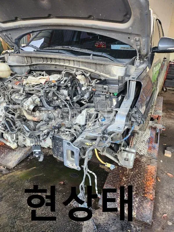 Photo 2 of 38: 2017 Hyundai Tucson, VIN KMHJ381ABJU648726 — Korean insurance auction