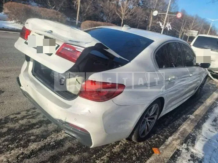 Photo 2 of 12: 2017 BMW 530i xDrive — Korean insurance auction