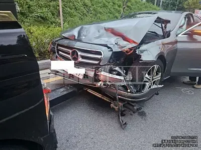 Photo 1 of 11: 2019 Mercedes-Benz E220d — Korean insurance auction