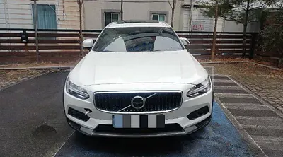 Photo 1 of 11: 2023 Volvo V90CCB5 AWD — Korean insurance auction
