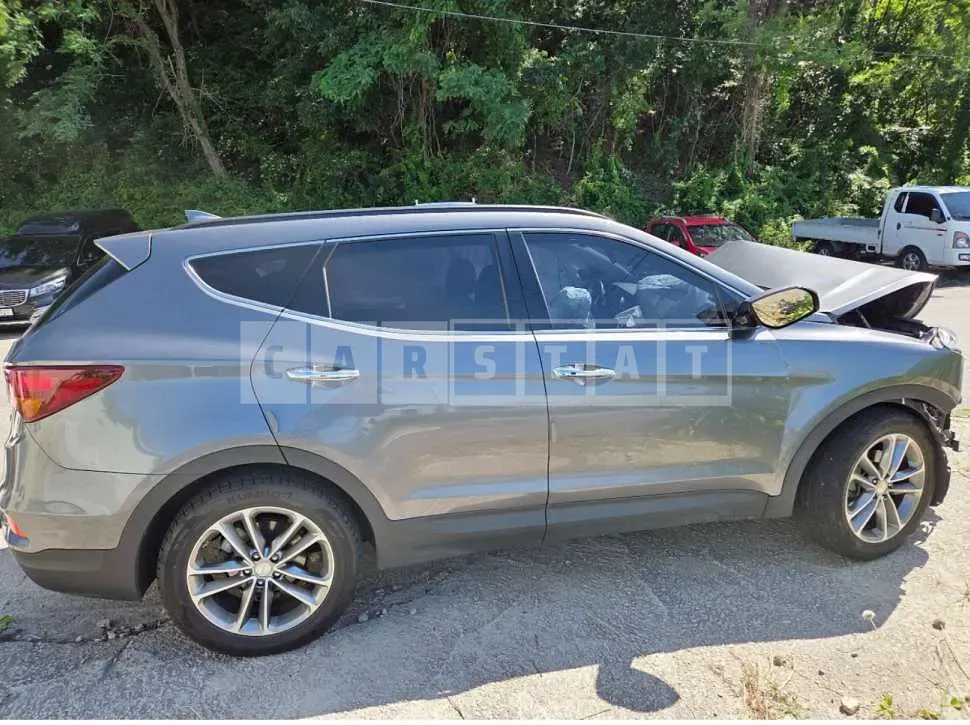 Photo 2 of 7: 2016 Hyundai Santa Fe DM — Korean insurance auction
