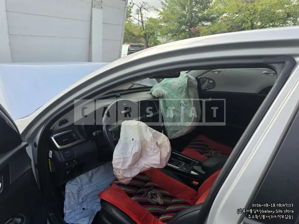 Photo 2 of 19: 2017 Kia K5 — Korean insurance auction