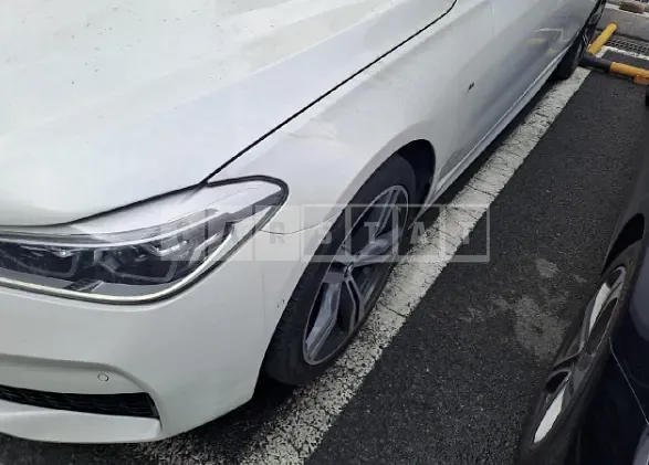 Photo 2 of 26: 2018 BMW 640i xDrive, VIN WBAJV610XJBL15818 — Korean insurance auction
