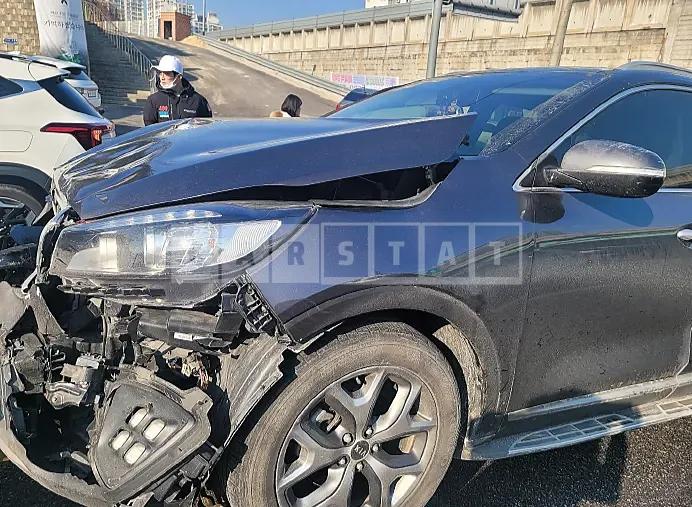 Photo 2 of 7: 2016 Kia Sorento, VIN KNAPS81ABGA187600 — Korean insurance auction