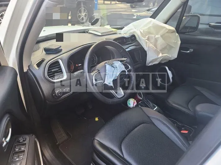 Photo 2 of 12: 2021 Jeep Zip Renegade 2.4 FWD, VIN 1C4NJCBB1MPM79089 — Korean insurance auction