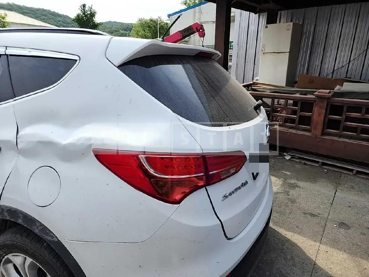 Photo 2 of 25: 2015 Hyundai Santa Fe 2.2 4WD, VIN KMHSW81XDFU457976 — Korean insurance auction
