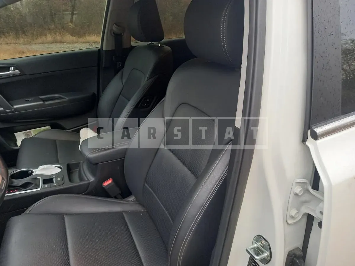 Photo 2 of 21: 2021 Kia Sportage, VIN KNAPN813BMK923191 — Korean insurance auction