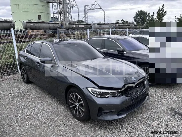 Photo 2 of 14: 2022 BMW 320i — Korean insurance auction
