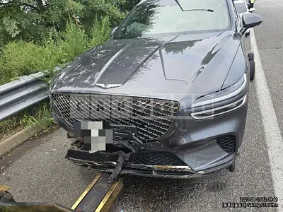 Photo 1 of 40: 2021 Genesis GV70 2.5T — Korean insurance auction
