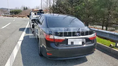 Photo 1 of 24: 2018 Lexus ES300h, VIN JTHBW1GG4J2176473 — Korean insurance auction