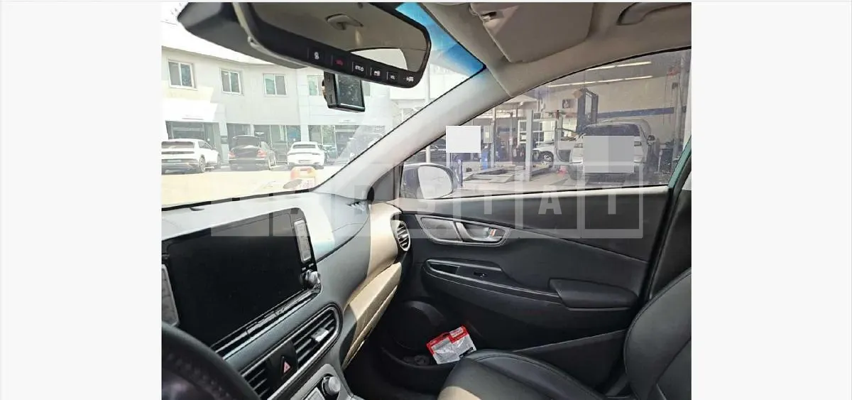 Photo 2 of 18: 2019 Hyundai Kona Electric Car, VIN KMHK381GFKU038348 — Korean insurance auction