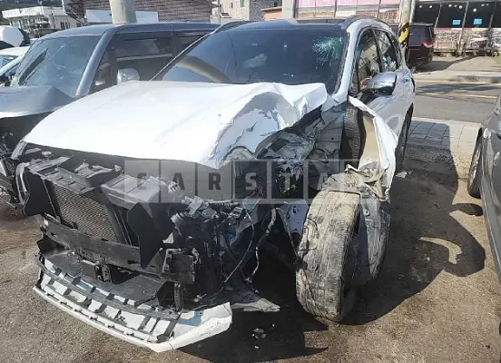 Photo 2 of 17: 2019 Hyundai Santa Fe, VIN KMHS581BDKU060270 — Korean insurance auction