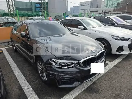 Photo 2 of 7: 2020 BMW 520i M Sport Package — Korean insurance auction