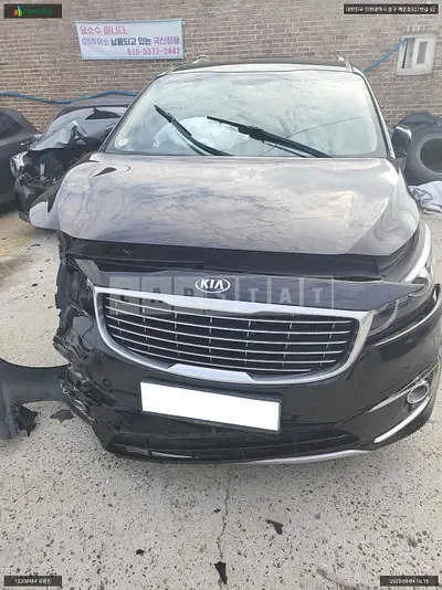 Photo 1 of 12: 2015 Kia Carnival, VIN KNAMC81ABGS130649 — Korean insurance auction