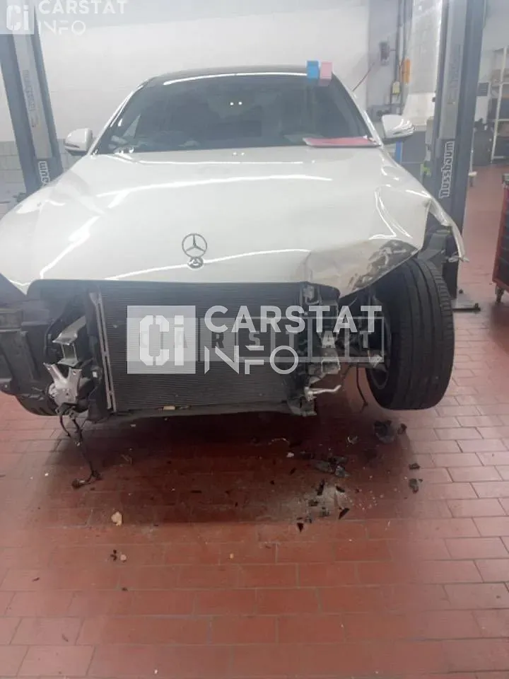Photo 2 of 27: 2019 Mercedes-Benz E300 4Matic, VIN WDDZF4KB6KA624092 — Korean insurance auction