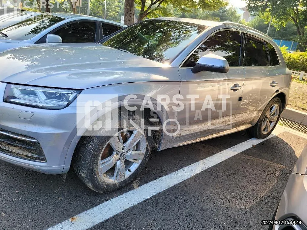 Photo 2 of 19: 2020 Audi Q5 45 TFSI quattro, VIN WAUZZZFY6L2080182 — Korean insurance auction