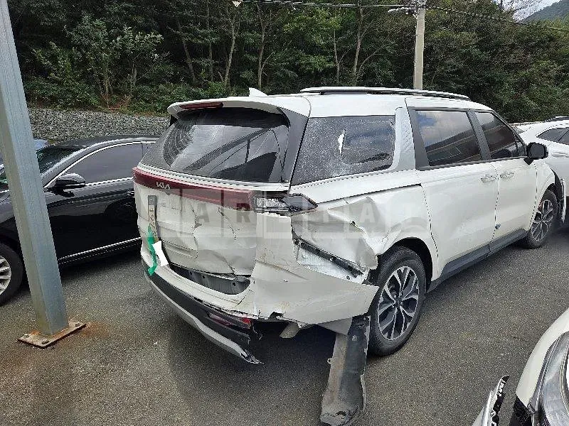 Photo 2 of 9: 2022 Kia Carnival, VIN KNANB81BBPS193438 — Korean insurance auction