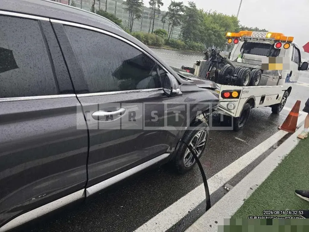 Photo 2 of 25: 2019 Hyundai Santa Fe TM — Korean insurance auction