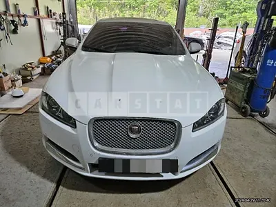 Photo 1 of 32: 2015 Jaguar XF 2.2d — Korean insurance auction