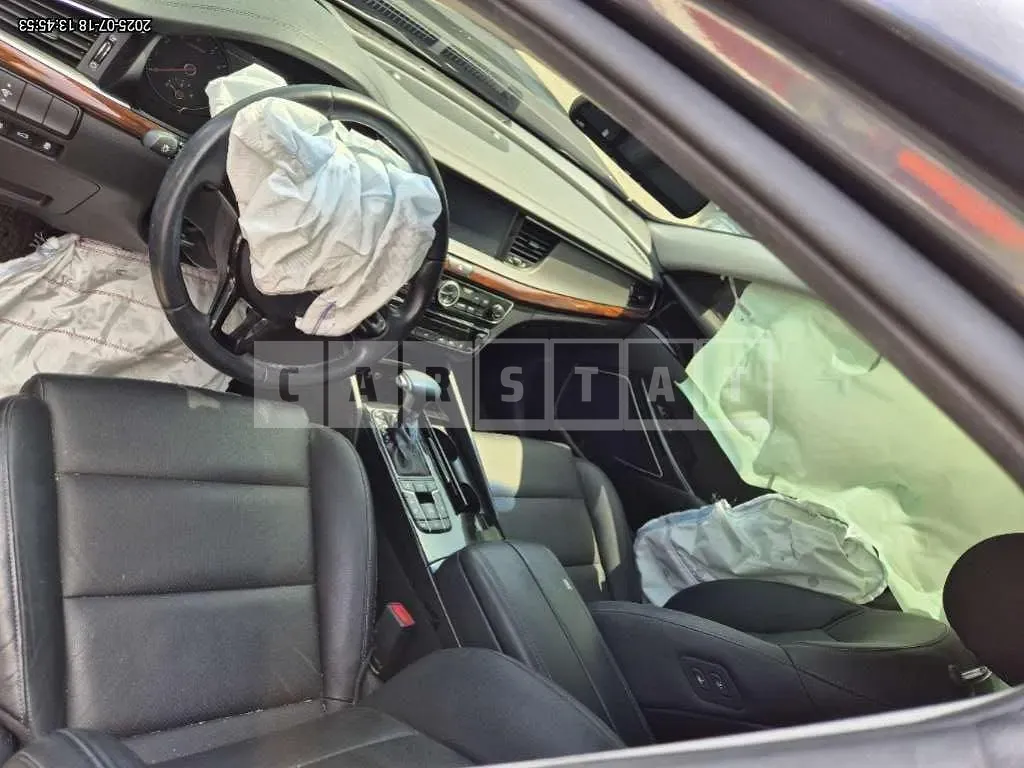 Photo 2 of 6: 2017 Kia K7 — Korean insurance auction