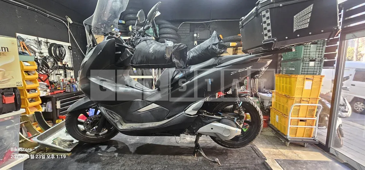 Photo 2 of 3: 2020 Honda Motorcycle PCX125 — Korean insurance auction