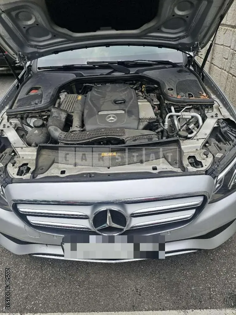 Photo 2 of 9: 2017 Mercedes-Benz E200 — Korean insurance auction